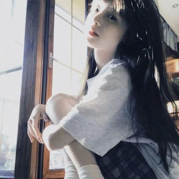 远山淡影